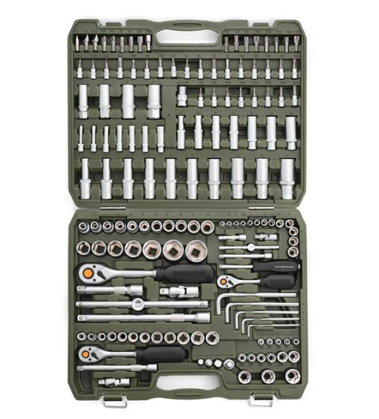 Набор инструментов ДЕЛО ТЕХНИКИ 620851 универсальный, 1/2", 1/4", 3/8", 151 предмет