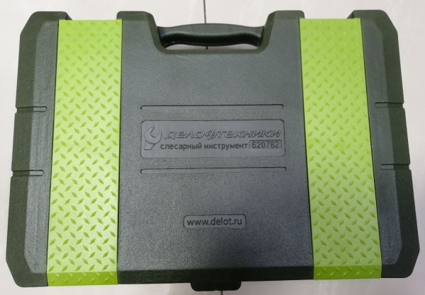 Набор инструментов ДЕЛО ТЕХНИКИ 620782 универсальный, 1/2", 1/4", 82 предмета